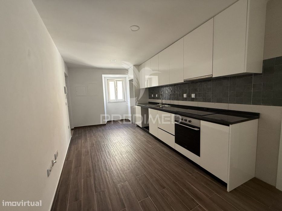 Apartamento T1 com Logradouro - Alcanena