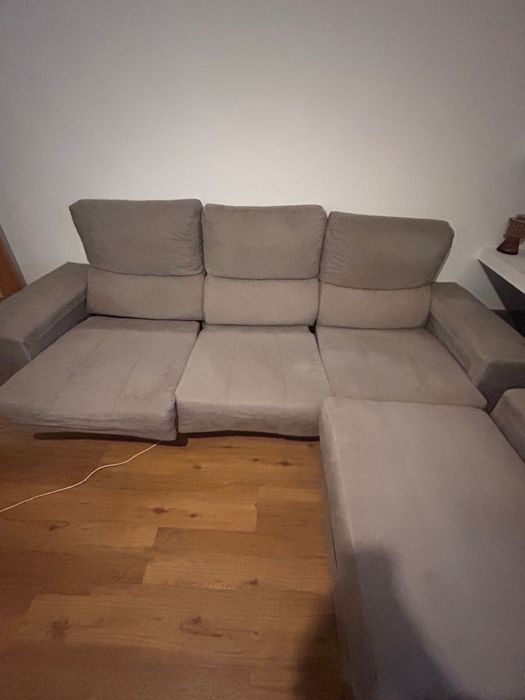 Sofá chaise long com 4 puff