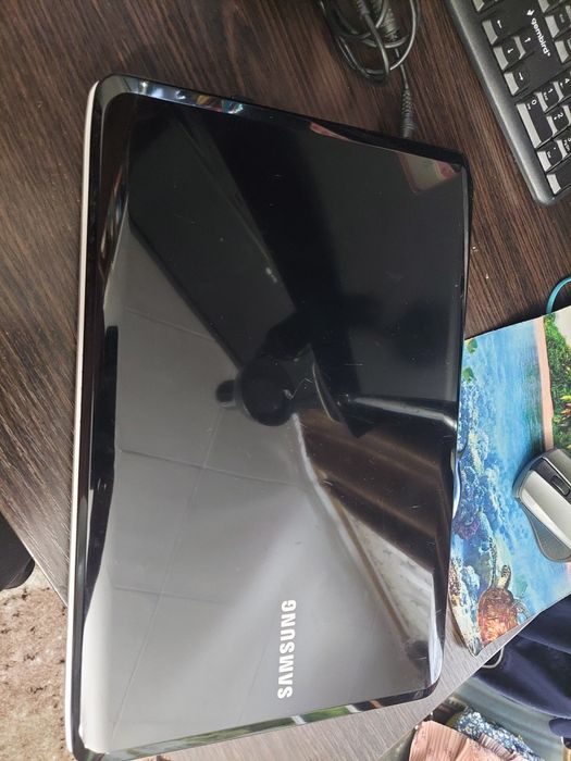 Ноутбук Samsung rv508