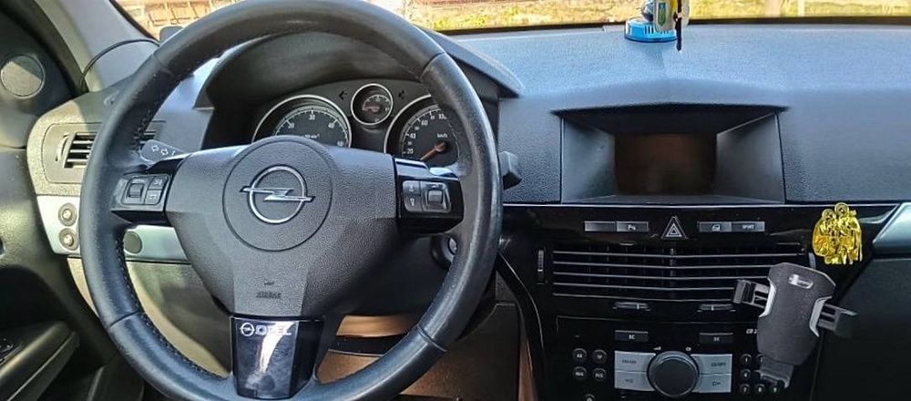 Продам Опель Астра H