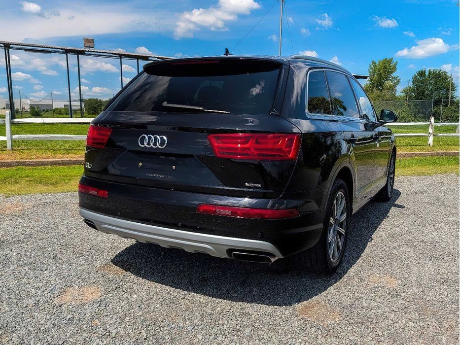 Audi Q7      2019