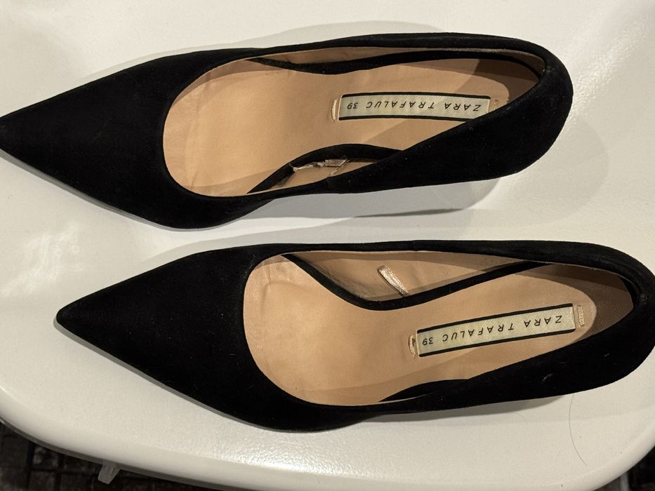 Sapatos pretos salto alto elegantes e confortáveis 39