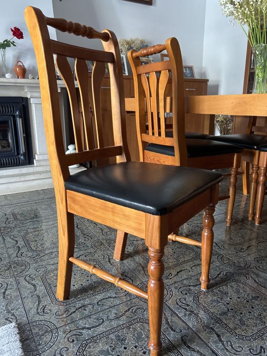 Mesa com 6 cadeiras