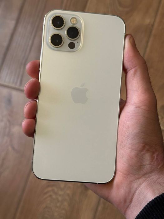 Продам айфон 12 про