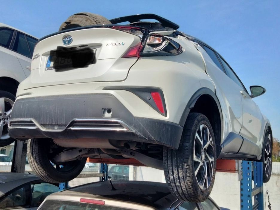 Toyota C-Hr 2.0 Hybrid De 2020 Disponível Para Peças