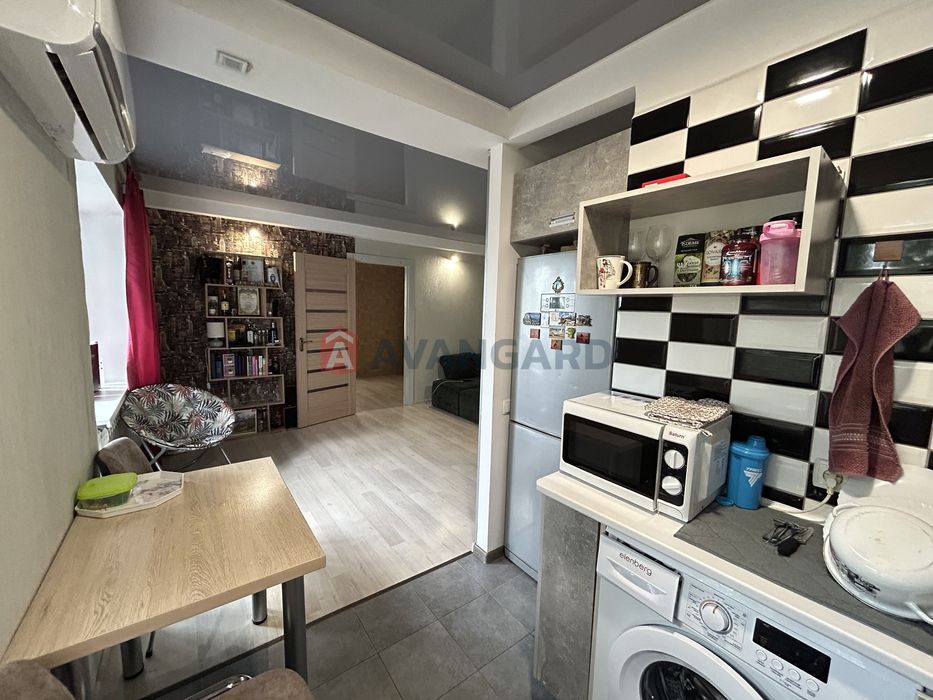 Двокімнатна студія, б-р Центральний