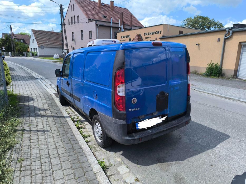 samochód dostawczy Fiat Doblo izoterma