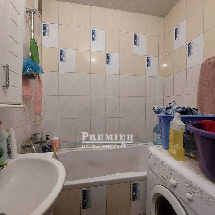 Продам 3-кімнатну квартиру на Варненській