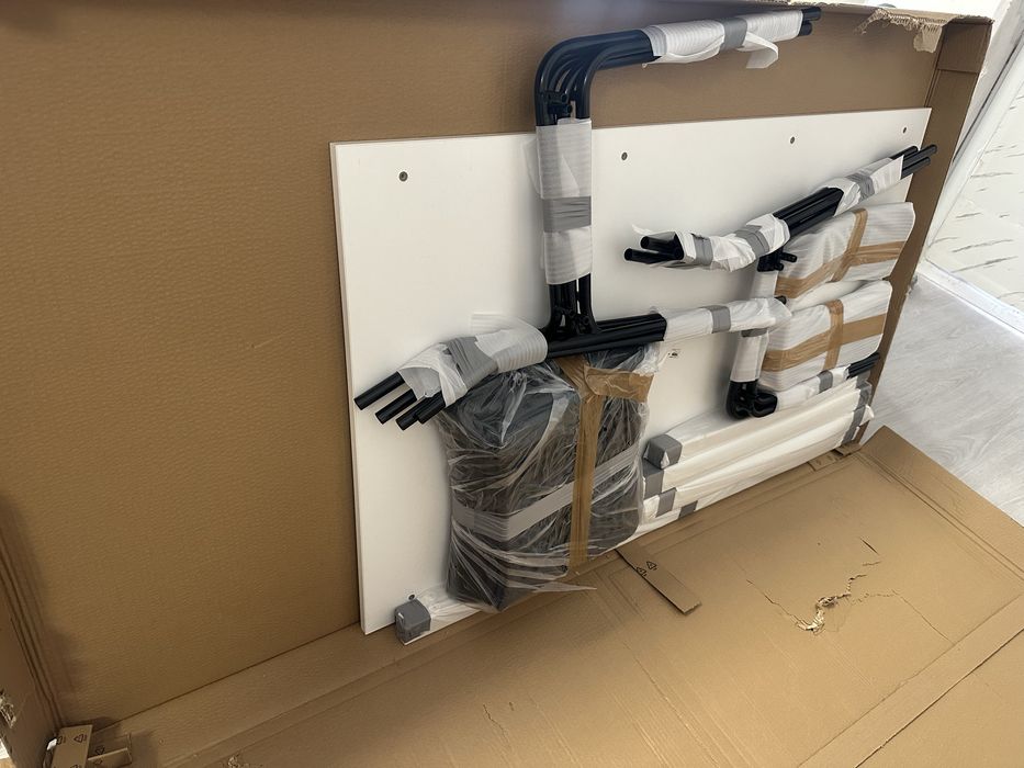 Vendo Mesa com 4 cadeiras marca IKEA
