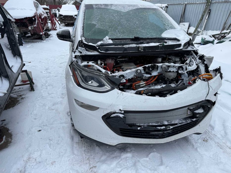 Бампер передній Chevrolet Bolt EV 2017-2022 шевроле болт