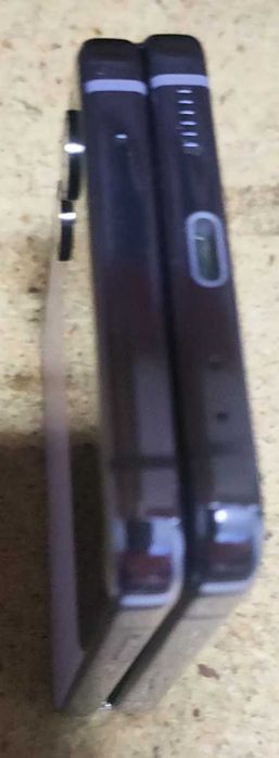 Samsung Z Flip4 256gb Roxo