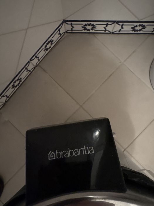 Caixote do lixo casa de banho grande