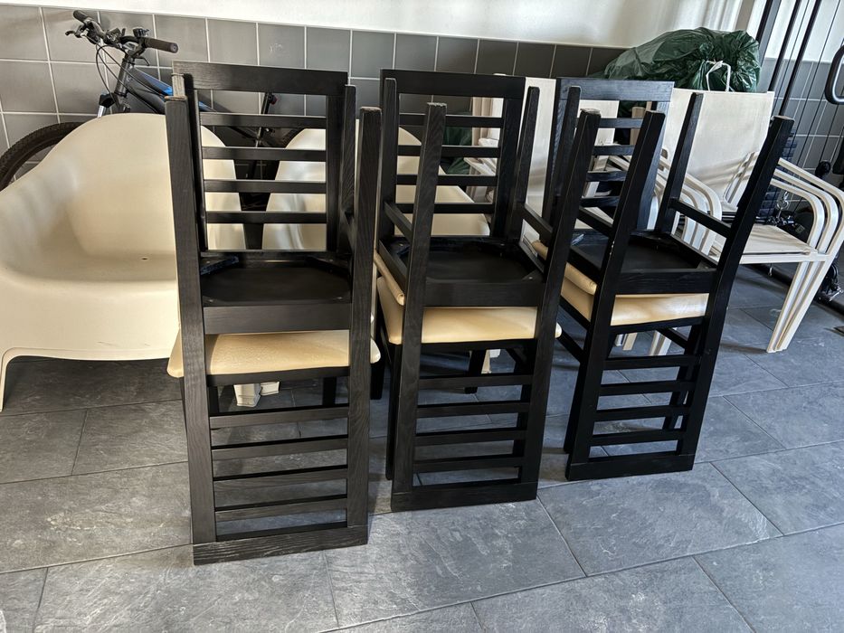 Mesa de vidro extensível com cadeira