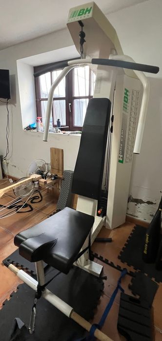 Duas Máquinas Musculação Multifunções