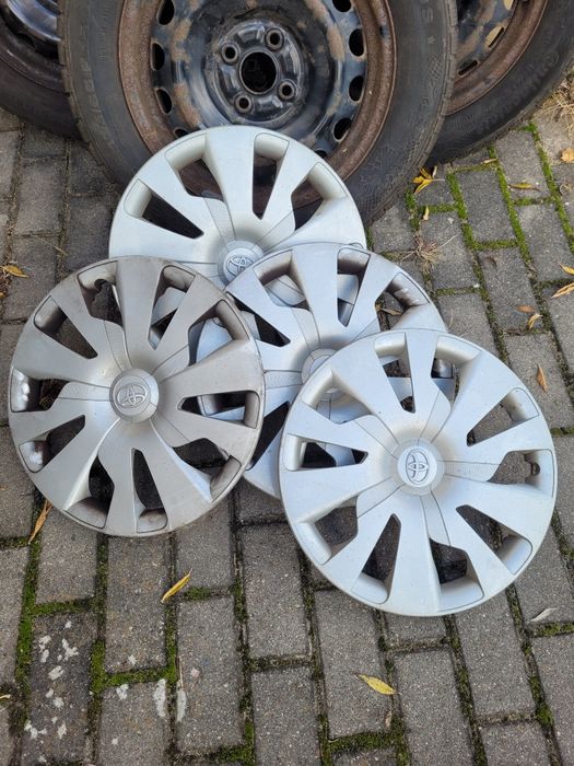 Komplet kół zimowych Toyota Yaris z czujnikami ciśnienia