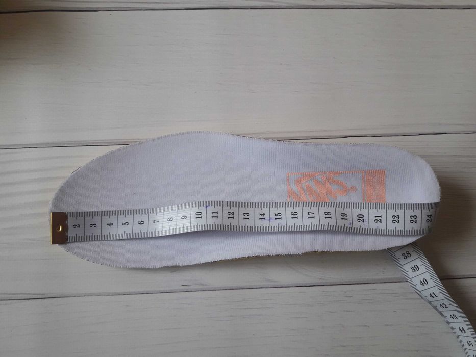 Стильные женские кеды vans