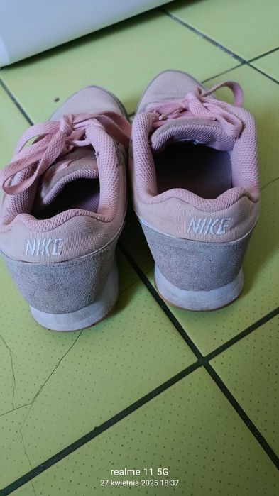 Buty damskie/dziewczęce r.35,5 Nike