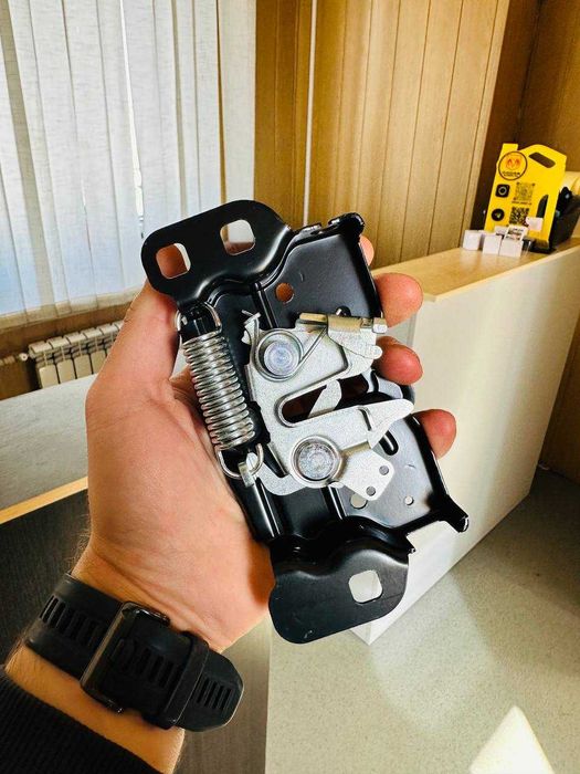 Замок капота Dodge Journey 2011-2020