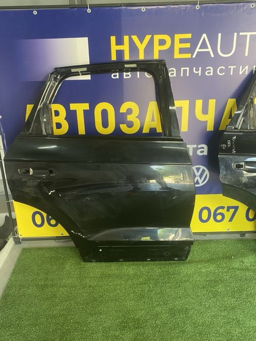Touareg 20р двері задні праві