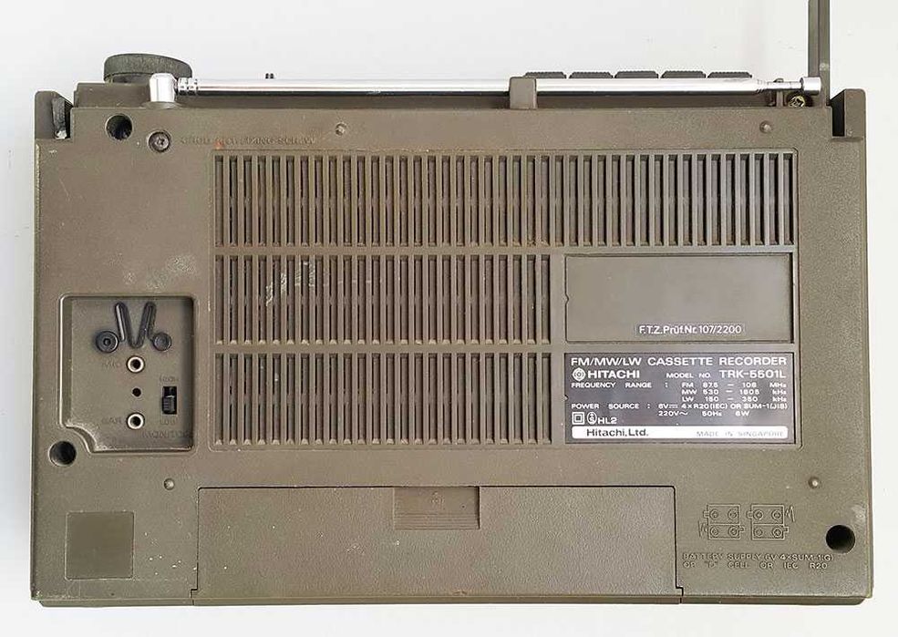 Radiomagnetofon Hitachi TRK-5501L FM/MW/LW CASSETTE RECORDER