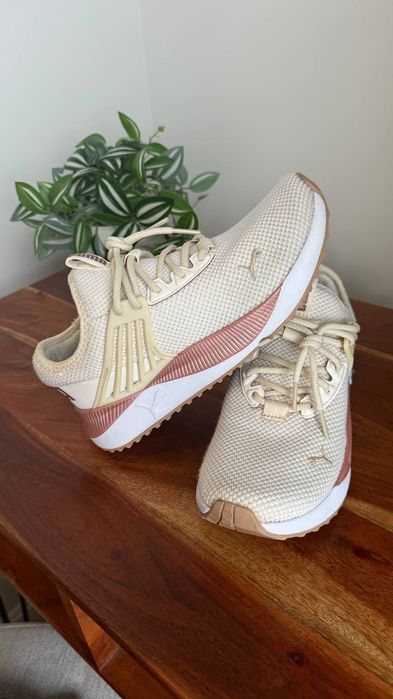 Жіночі кросівки PUMA як нові