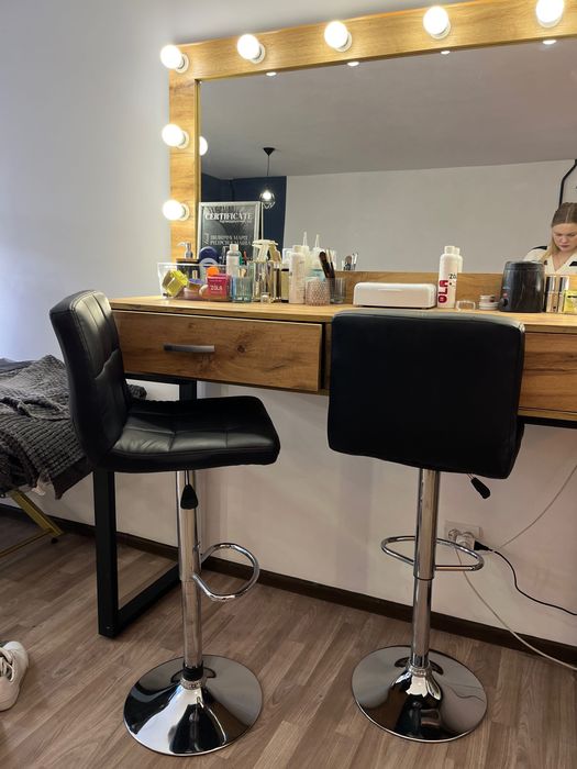 Візажний столик для б‘юті майстрів