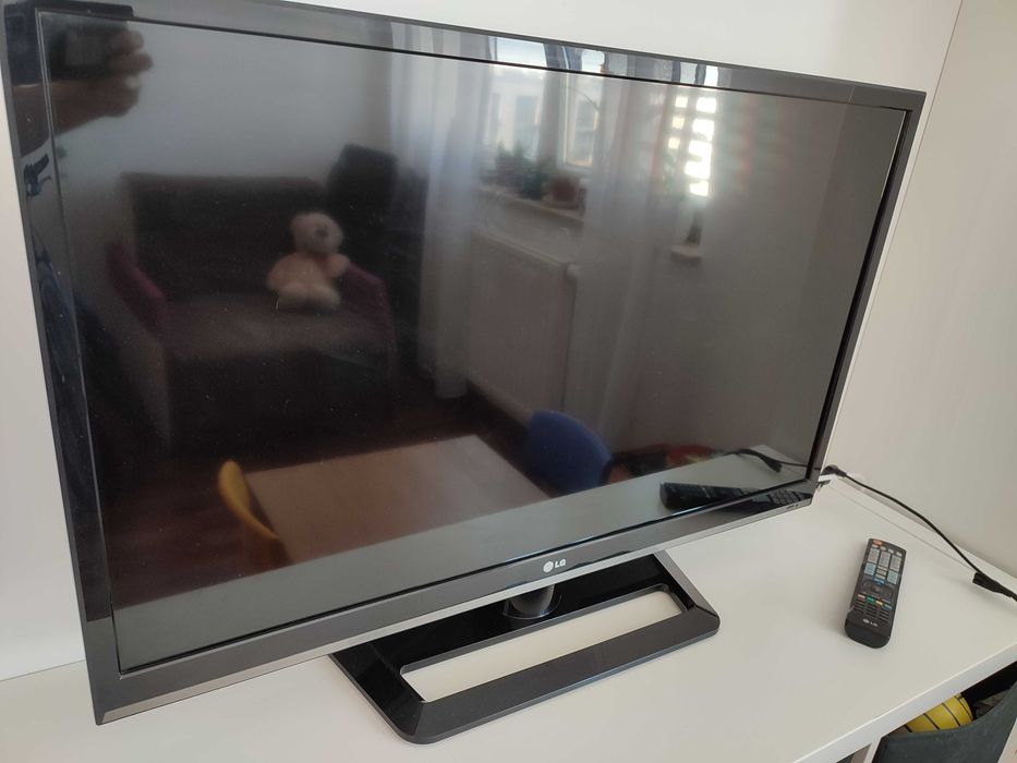 Telewizor 37 cali LG uszkodzony na części