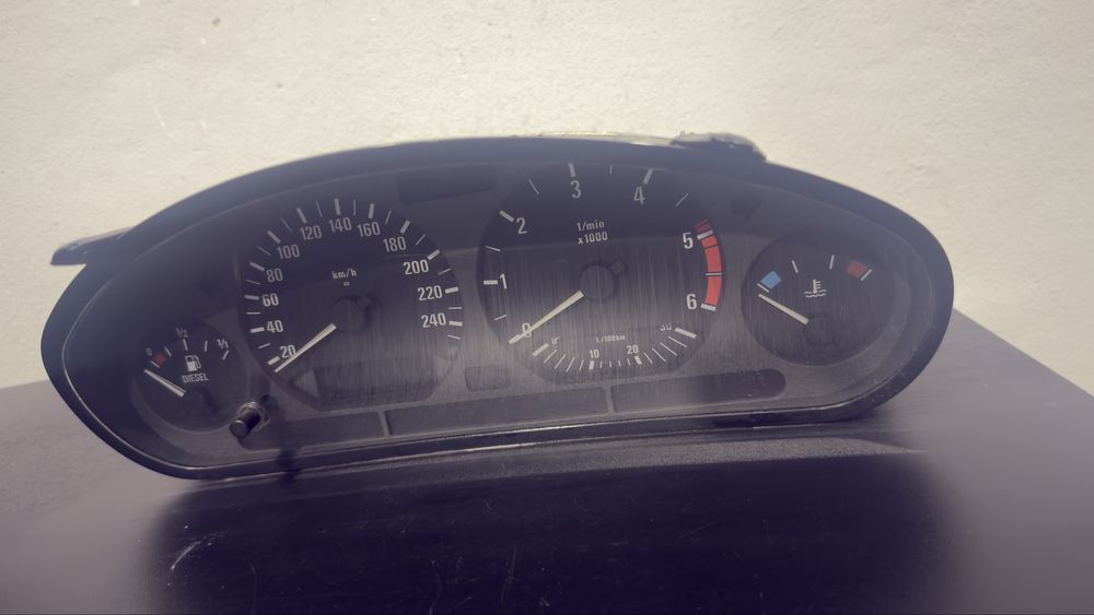 QUADRANTE BMW 318 TDS ANO 96