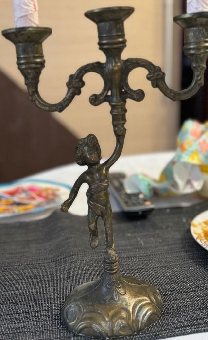 Świecznik ciemny brąz antyk