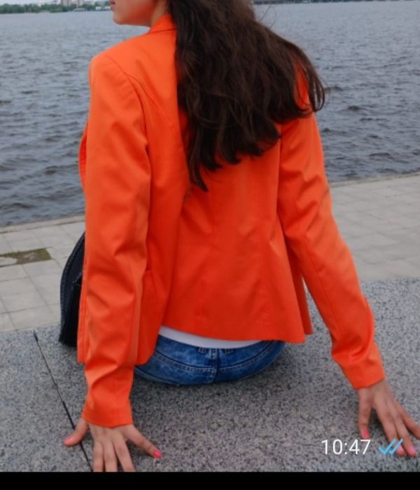 Оранжевый Пиджак