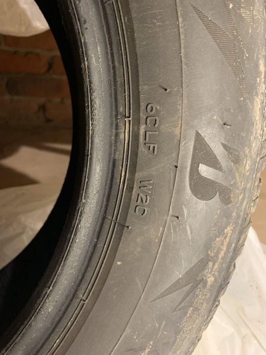 Зимова Гума Bridgestone Blizzak 215/65 r17 38/2022