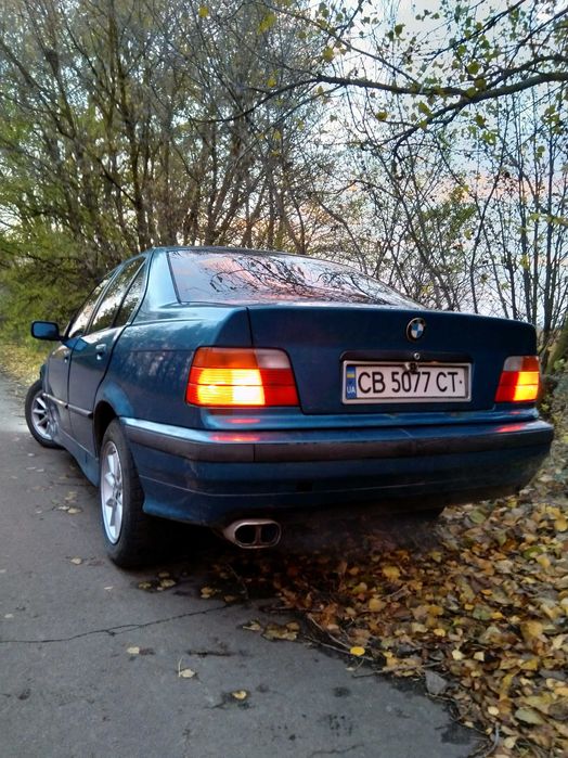 Продам бмв е36,авто економне,та просте.