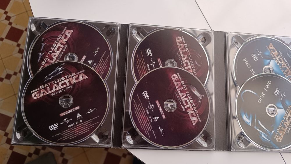 Battlestar galáctica season 1/2/3 edição colecionador 16 DVDs