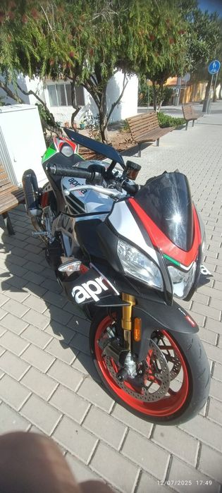 Aprilia Tuono 1100 V4 Factory