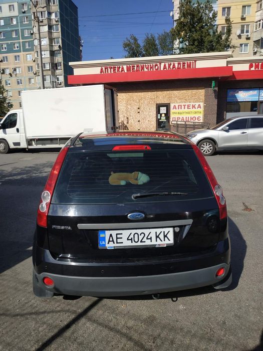 Продам фиесту газ.бенз.не крашена не одна деталь.кузов оцинкован.стекл