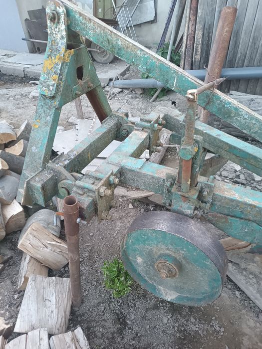 Продам плуг 3х25