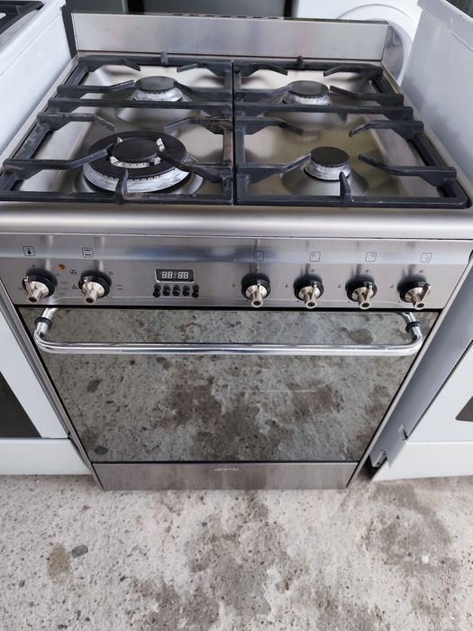 Професійна газова плита Smeg