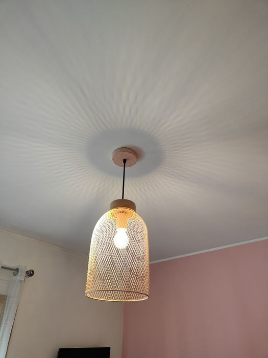 Candeeiro de teto rosa