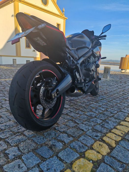 CBR 650R  2024 com Akrapovic / E-Clutch
