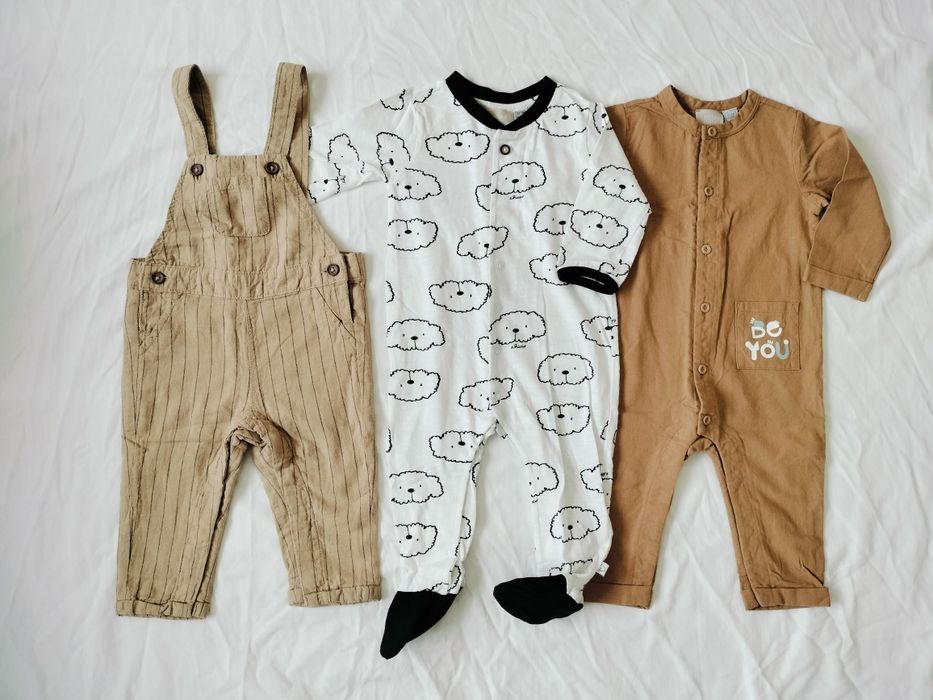 Conjunto jardineiras pijama e macacão • 6/9 meses
