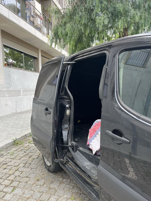 Citroën Berlingo 1.6 HDi 3 Lugares | Bola de Reboque | Muito Económica