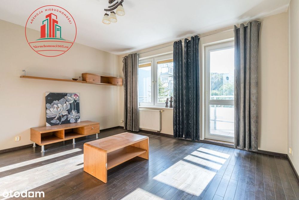 Duży balkon, osobna kuchnia, łazienka z oknem