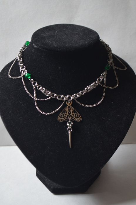 Naszyjnik chainmaille z ćma