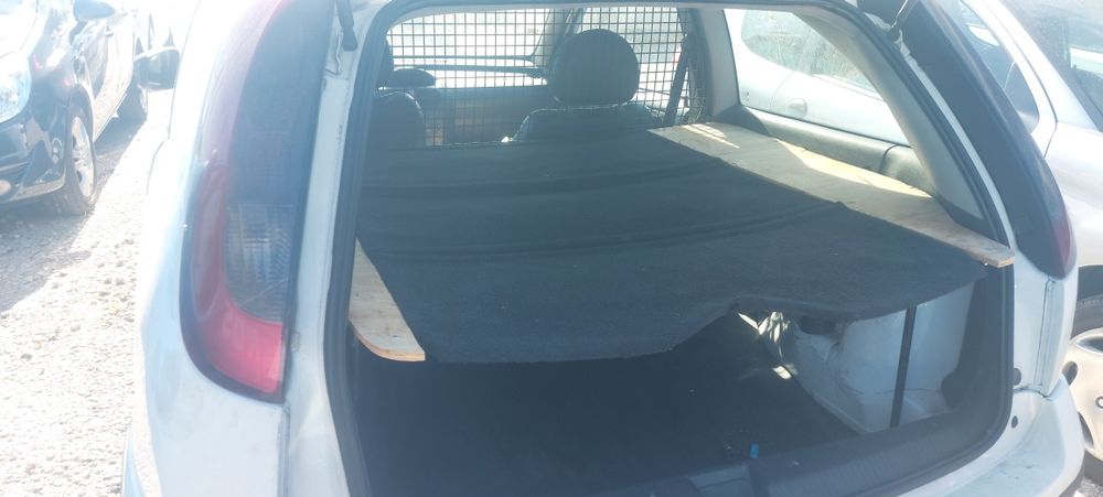Chapeleira Opel Corsa C