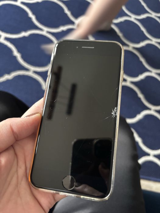 iPhone SE 64 G telefon