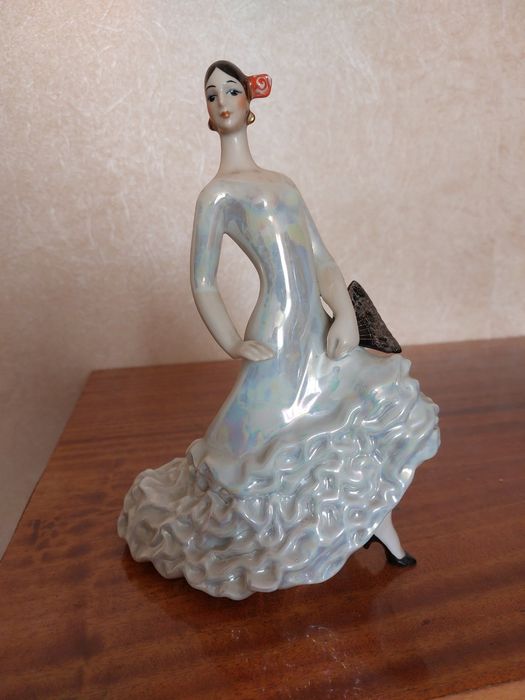 Фарфорова статуетка Кармен керамічна