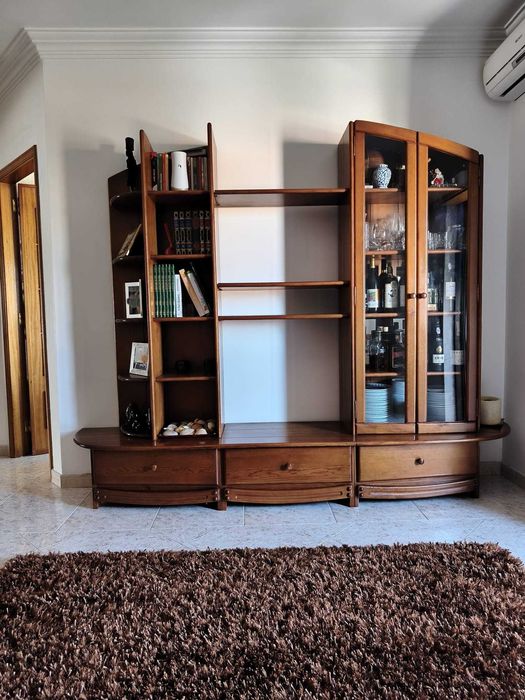 Móvel de sala em madeira maciça - VENDA URGENTE