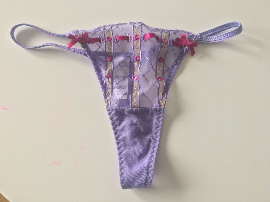 Piękne seksowne stringi Marcks&Spencer sexi nowe randka spotkanie