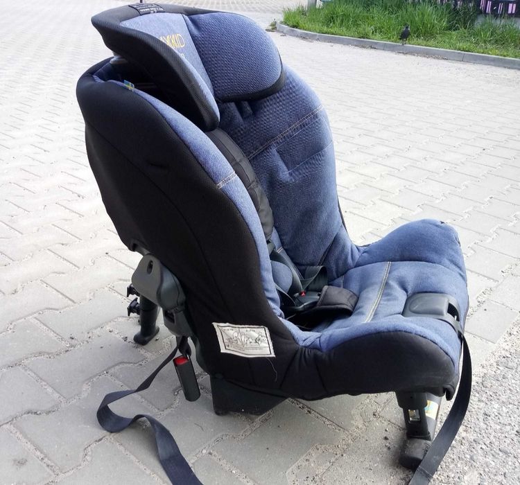 Fotelik samochodowy Axkid Minikid Denim 9-25 kg