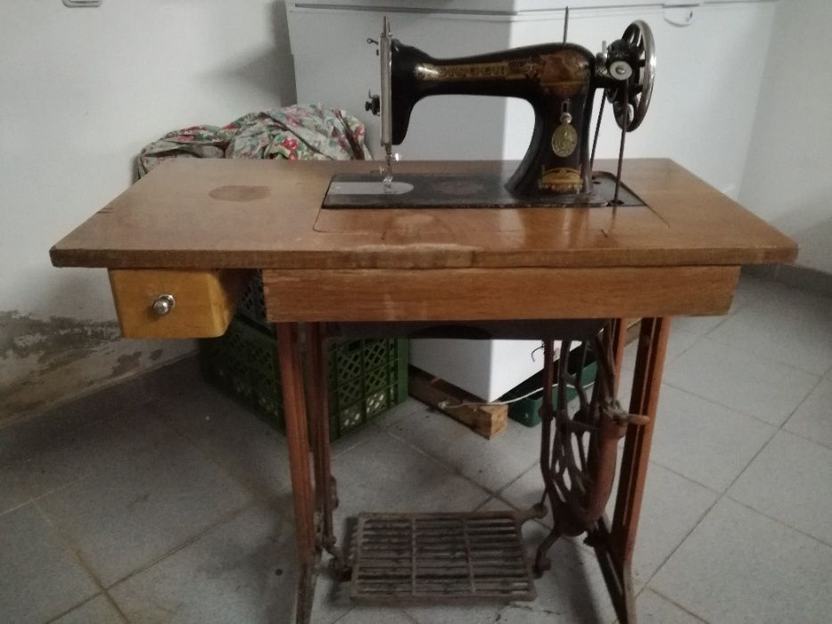vendo máquina Singer antiga de 1929